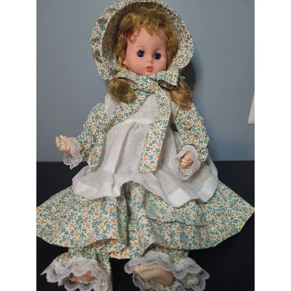 Baby‎ Doll Soft Body Sleepy Eyed Blond Hair